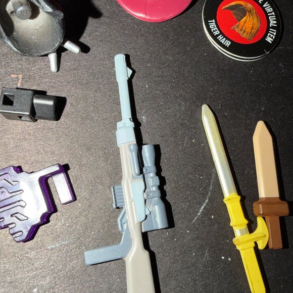 Lot Of 10 Roblox Action Figures With Accessories no codes - Picture 8 of 8